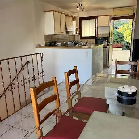 Triplex T4 83m2 Vue Avec Le Patio Et L'arrivee Autonome *