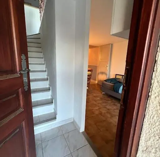 Appartement Triplex T4 83m2 Vue Avec Le Patio Et L'arrivée Autonome *